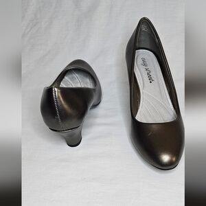 Easy Street Womens Kitten Heels sz 7 Pewter Fabulous Cone Heel Pumps